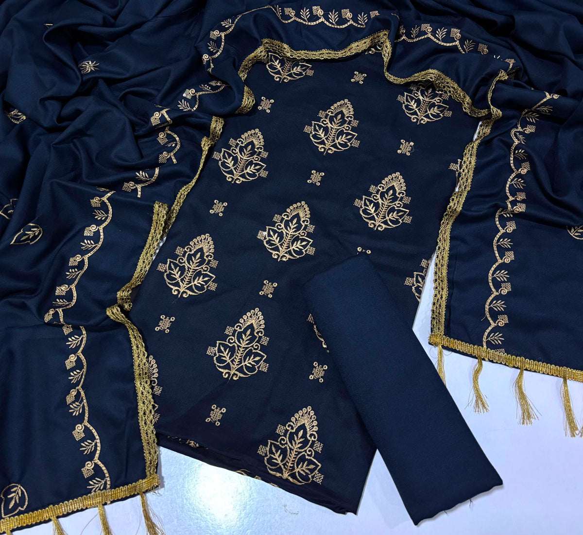 Bonanza Satrangi Dhanak Marina 3PC Embroidered Suit with Shawl