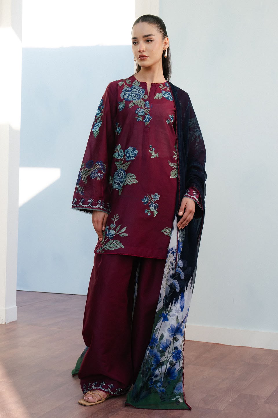 Model wearing Zara Shahjahan 3096 maroon embroidered Dhanak 3-piece winter suit
