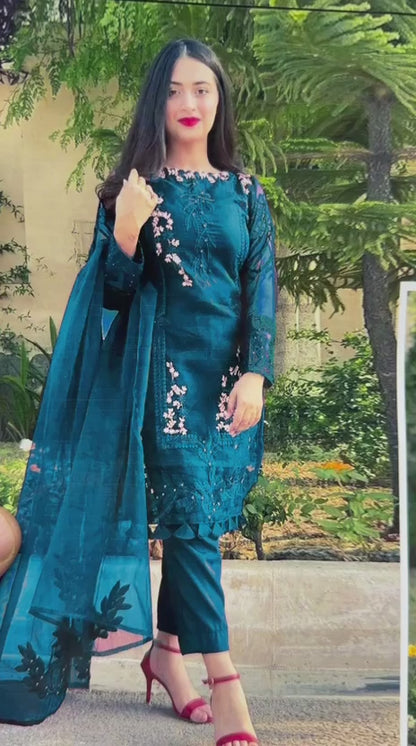 Agha Noor Winter Collection FF-3061C – 3PC Embroidered Dhanak Suit (Dark Green)